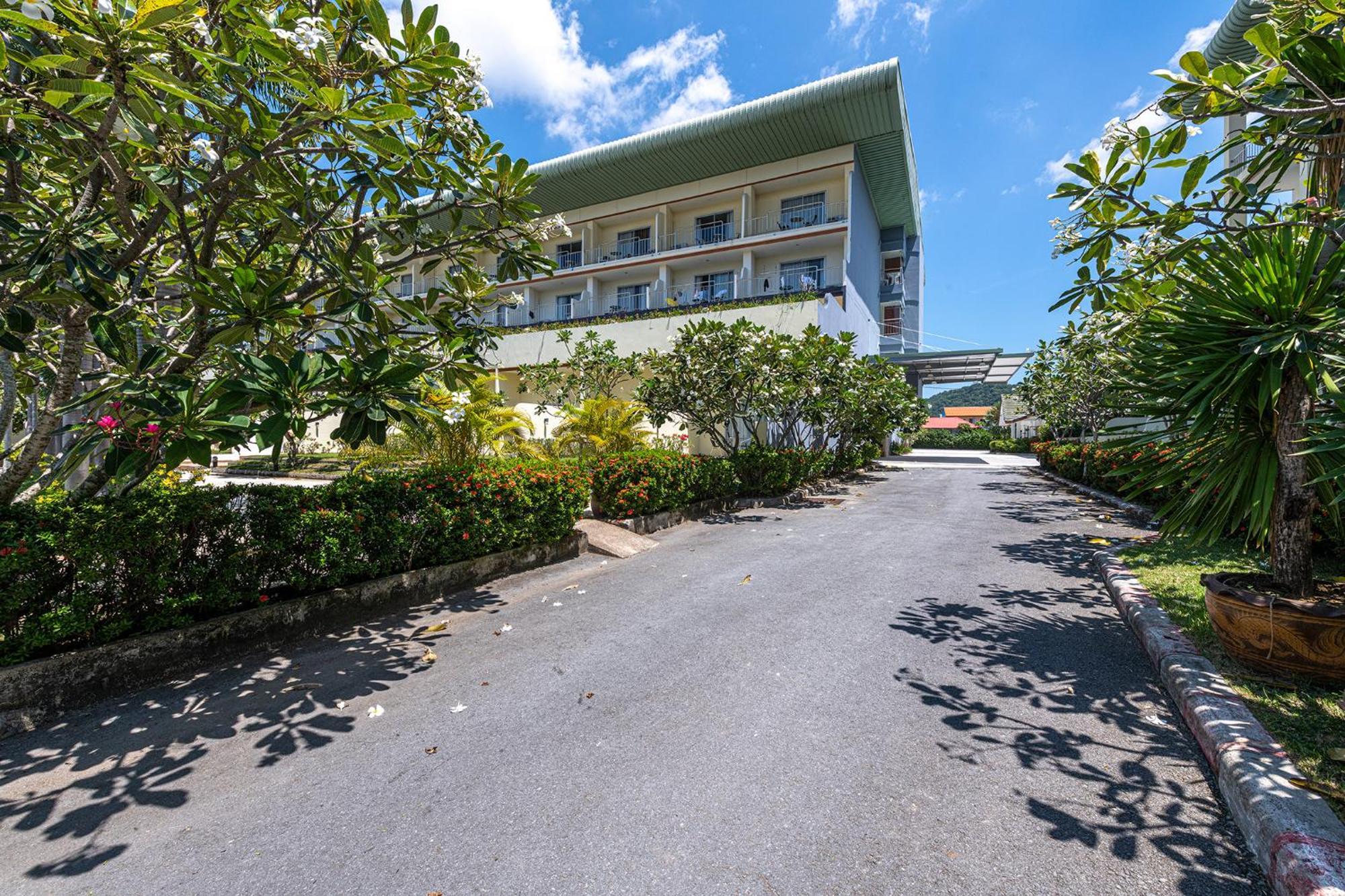 Blue Beach Grand Resort And Spa In Chalong Phuket By Dayuu Ban Saiyuan المظهر الخارجي الصورة