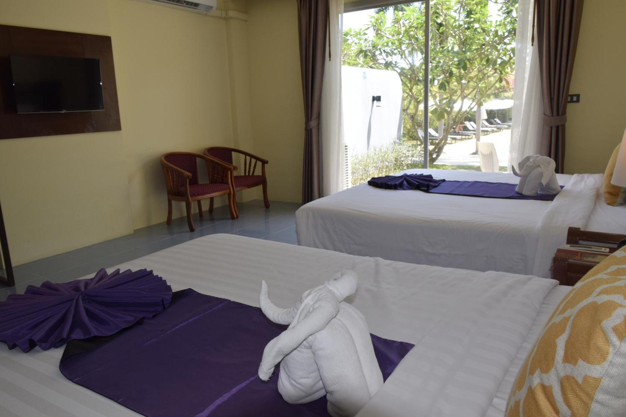 Blue Beach Grand Resort And Spa In Chalong Phuket By Dayuu Ban Saiyuan المظهر الخارجي الصورة